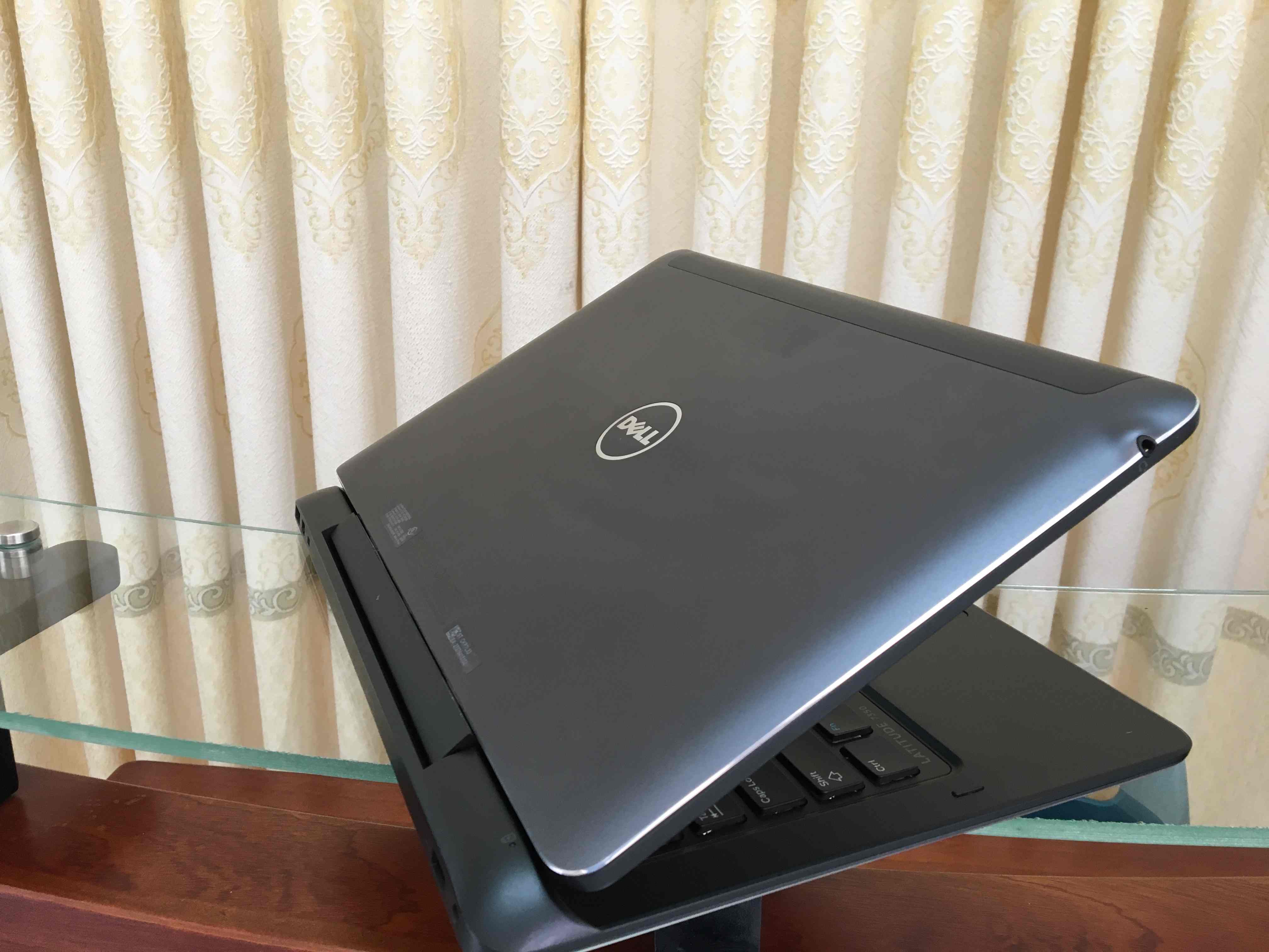 Dell Latitude 7350 Laptop 2-in-1 Core M-5y71/Ram 8G ssd 256/ 13 FHD - 1